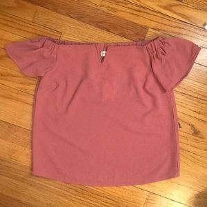 Off-the-shoulder t-shirt